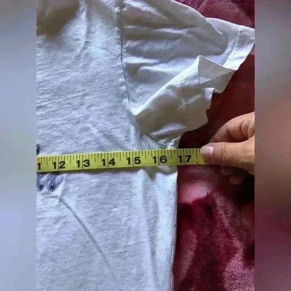 VTG Hank lavender malibu graphic white t-shirt medium  *see graphic damage as sh - Picture 4 of 7